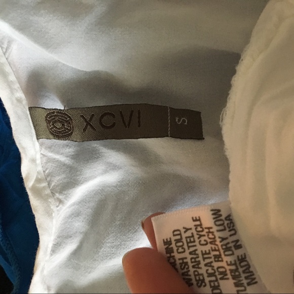 🎉HP🎉  XCVI white crochet trimmed coverup with vneck - Picture 8 of 8